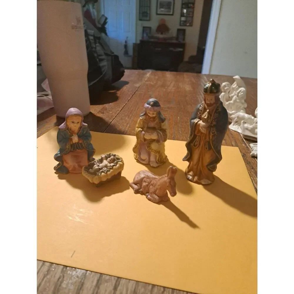 Vintage Incomplete nativity figurines holiday Christmas decor project upcycle